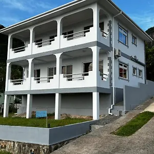 Western Ocean Breeze Self Catering Apartment Victoria